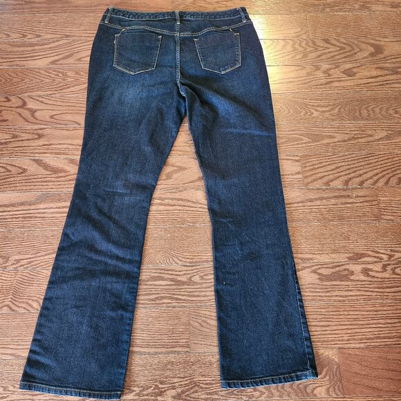 Mossimo Curvy Bootcut Jeans Women’s Size 16 Regula Blue Premium Denim 99% Cotton - Picture 2 of 12